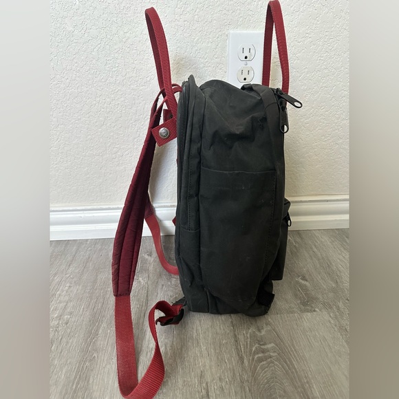 Fjällräven Kånken Backpack 13 Inch Laptop Travel Backpack - Picture 2 of 10